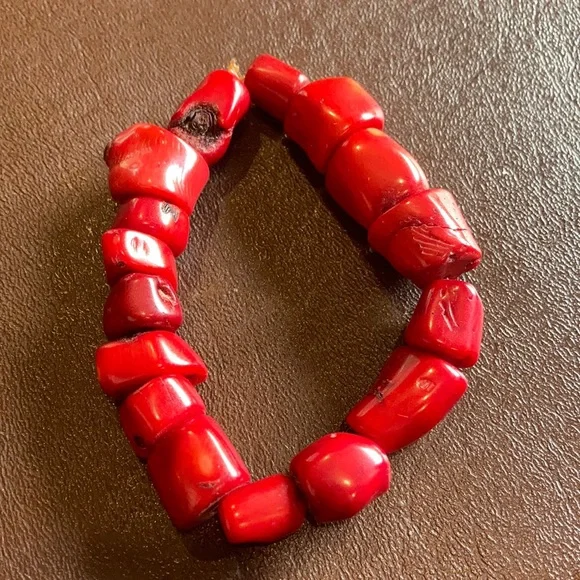 Vintage Coral Jewelry - Picture 2 of 12